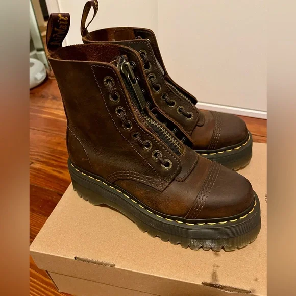 Dr. Martens Sinclair in Crazy horse US6 - Picture 2 of 5